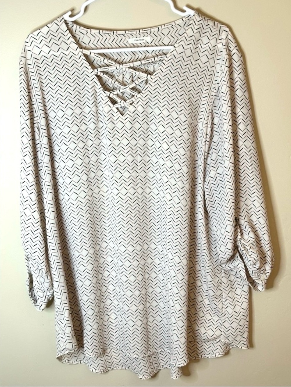 Maurices 1X Plus Size Lace Up Blouse Cream Pink Black Chevron 3/4 Sleeve